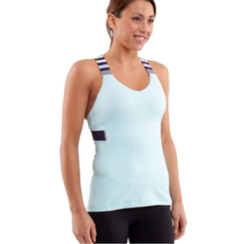 Lululemon Womens Tank Top Criss Cross Straps Size 6 Built‎ In Bra Aqua Blue Yoga
